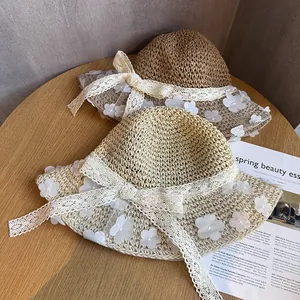 Chapeau en paille tissé à la main avec bordure en dentelle et fleurs 3D pour l'été