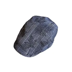 Béret classique à carreaux avec imprimé feuille d'érable pour femme au design rétro