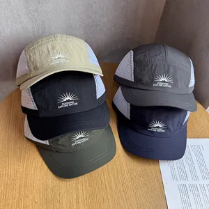 Καπέλο 5-Panel Γρήγορου Στεγνώματος Αναπνεύσιμο Δίχτυ Μπέιζμπολ για Άνδρες Γυναίκες Εξωτερικού Χώρου Πεζοπορία Αθλητισμός Ήλιος Μικρό Γείσο Ρυθμιζόμενο