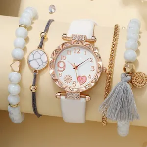 Orologio da Donna alla Moda Bracciale Gioielli Quadrante con Motivo a Farfalla Strass Intarsiato Cassa in Lega Oro Rosa Cinturino in Ecopelle Orologio al Quarzo Regalo per Donna