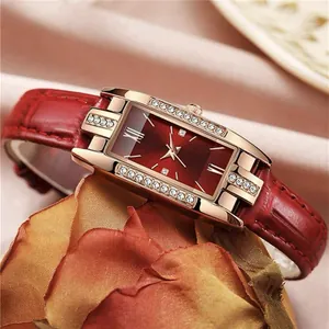 Orologio al quarzo da donna con quadrante rettangolare e cinturino rosso stampa cocco