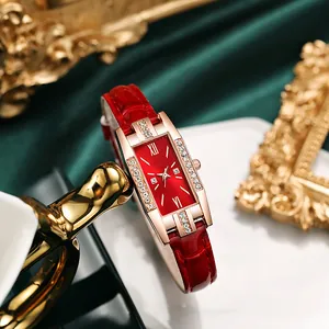 Orologio al quarzo in pelle rossa con cassa rettangolare in oro rosa e cristalli lucidi