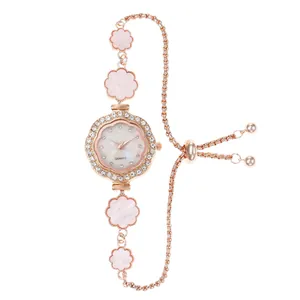 Montre élégante en or rose motif tournesol avec cristaux et bracelet réglable chic