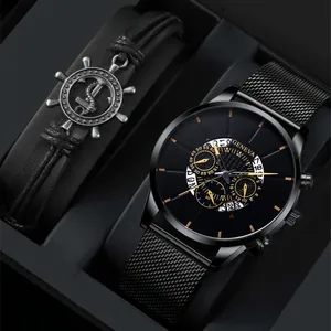 Gros plan d'une montre à quartz noire avec bracelet en maille et gourmette ancre marine