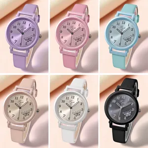 Montre à quartz élégante pour femme avec cadran papillon et bracelet cuir en six couleurs
