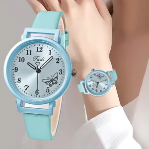 Montre à Quartz de Mode pour Femmes Motif Papillon Cadran Solaire Bracelet en Similicuir Montre-Bracelet Décontractée Cadeau