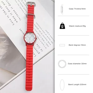 Detailansicht der Quarz-Armbanduhr mit Maßen für Gehäusedicke und Armbandbreite