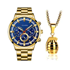 Orologio al quarzo dorato con quadrante blu e set collana con ciondolo a granata hip-hop