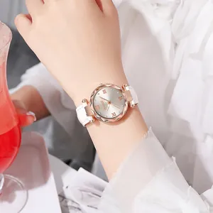 Montre Amadi pour femme avec bracelet en cuir blanc et boîtier géométrique rose doré