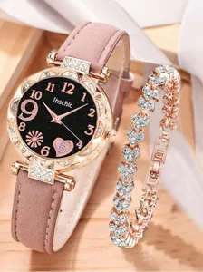 Detail van roze quartz horloge met hartaccenten en bijpassende armband met strassteentjes
