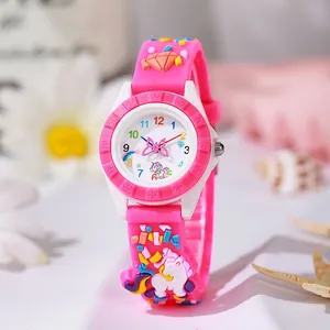 Rosa Kinderuhr aus Silikon mit 3D Einhorn-Armband und Schmetterlings-Zeigern