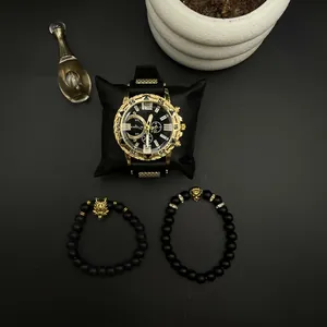 Set orologio uomo dorato di lusso con bracciali in perline nere e ciondoli leone e lupo