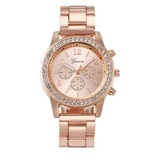 Orologio Geneva da donna in oro rosa con lunetta in strass e cinturino in metallo