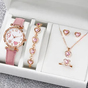 Roze sieradenset met kwartshorloge en bijpassende hartaccessoires van kristal macro