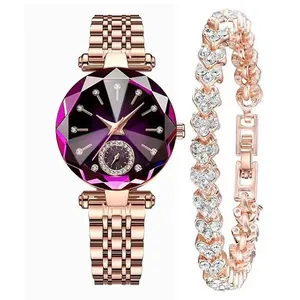Nahaufnahme der roségoldenen Uhr mit lila Facettenglas und Herz-Strass-Armband