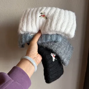 Diadema de Punto de Mezcla de Lana Gruesa de Invierno para Mujer Con Bordado de Cachorro Protección Auditiva Banda de Cabello