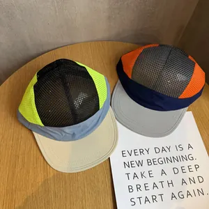 Breathable mesh five-panel flat brim hats in vibrant color-block outdoor style