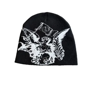 Y2K street art stijl zwarte beanie met wit jacquard patroon in fijn breiwerk