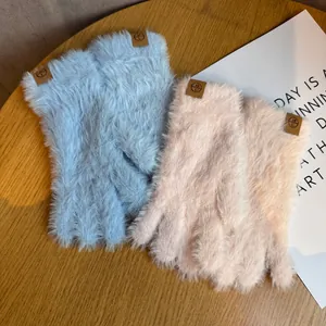 Moufles d'hiver en peluche bleues et roses avec fonction tactile et étiquette en cuir