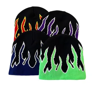 Winter-Strickmützen mit Streetstyle-Flammenmustern in vier lebendigen Farben