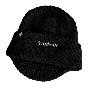 Bonnet en maille noire classique avec broderie Studious pour hommes et femmes