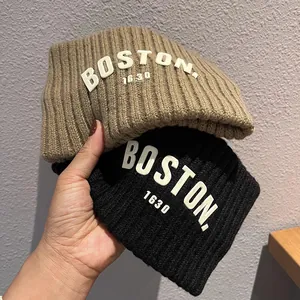 Bonnets d'hiver en tricot avec broderie Boston 1630 en coloris kaki et noir
