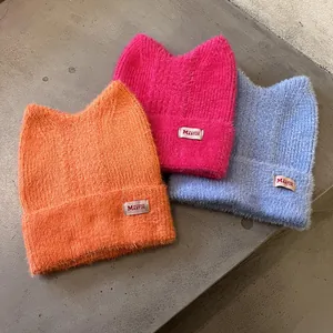 Süße Strickmützen mit Katzenohren aus Mohair-Wolle mit weicher Plüsch-Textur für den Winter