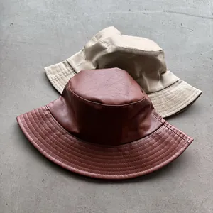 Braune und beige PU-Leder-Fischerhüte im Vintage-Hip-Hop-Stil mit feiner Steppung