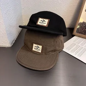 Outdoor five-panel flat brim camper hats in black and brown with wild life patches