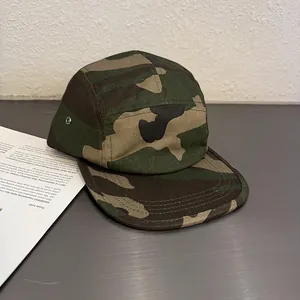 Outdoor 5-panel camouflage flat brim hat with metal eyelets and classic street style