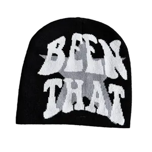Streetwear Strickmütze mit Been That Jacquard-Schriftzug und grauem Sternmuster