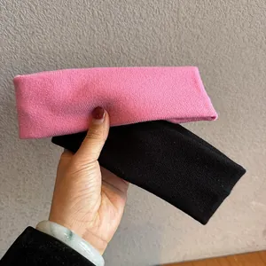 Gestrickte Haarbänder in Rosa und Schwarz für Damen mit hochwertiger Stoffstruktur