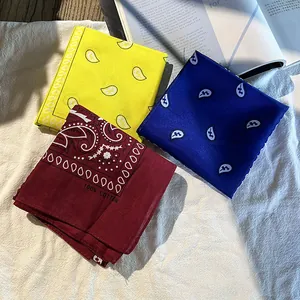 Lot de trois bandanas en coton 100% avec motif Paisley en jaune rouge et bleu vif