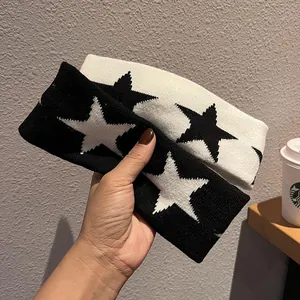 Knitted star pattern headband in black and white colors for hip-hop sports fashion