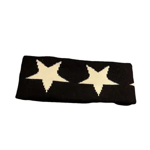 Knitted sports headband with black and white star pattern for men and women