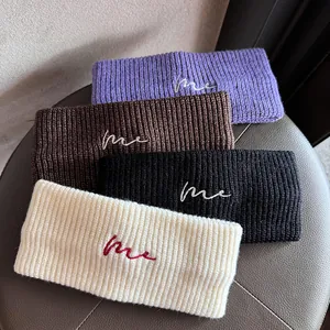 Elastisches Strickstirnband Set mit me Stickerei in verschiedenen Farben