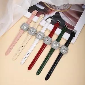 Collection de montres à quartz carrées pour femmes avec strass et bracelets en cuir