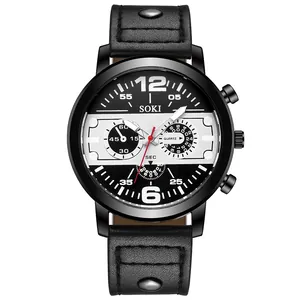 Détail du cadran de montre SOKI à quartz avec grands chiffres et sous-cadrans noirs