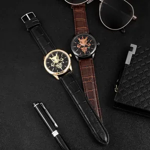 Details der SOKI Herren-Quarzuhr mit Lederarmband und Accessoires auf schwarzem Grund