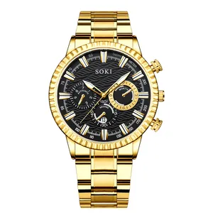 Montre SOKI pour homme avec bracelet en acier doré et cadran noir à motif de vagues