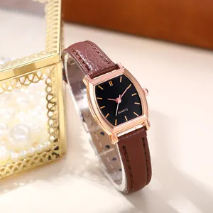 Orologio quarzo donna a forma di tonneau con cassa oro rosa e cinturino in pelle marrone