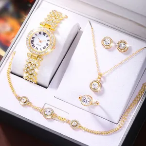 Coffret montre femme luxe doré avec collier, bague et boucles d'oreilles en cristaux