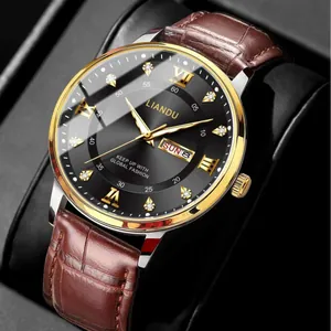 Business Herren Quarzuhr Mit Tag-Datumsanzeige Braunem PU-Lederarmband Goldlegierungsgehäuse Römische Ziffern Mode Armbanduhr