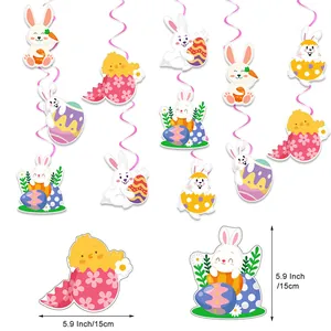 Decorazioni pasquali sospese con spirali colorate di coniglietti e pulcini per feste a tema