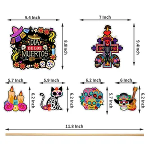Dag van de Doden tafeldecoratie set met kleurrijke kartonnen schedels en ornamenten