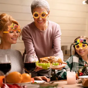Assortiment de lunettes en papier pour Thanksgiving avec motifs citrouille et dinde de fête