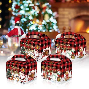 Weihnachtsgeschenkboxen mit rot-schwarzem Karomuster und festlichen Cartoon-Motiven