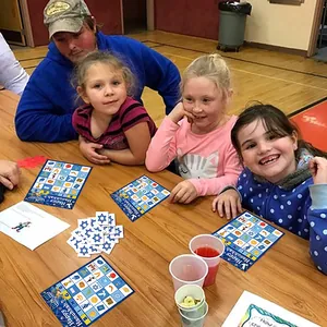 Set da gioco bingo per Hanukkah con carte Stella di David per attività di festa in famiglia