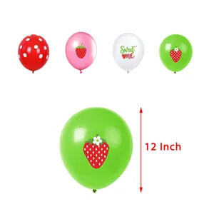 Detailset aus 12-Zoll-Erdbeer-Partyballons in den Farben Rosa, Rot und Weiß für Feste
