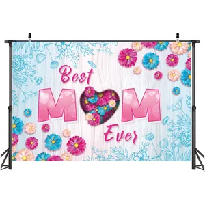 Dettaglio sfondo festa della mamma con fiori e testo Best Mom Ever su trama legno